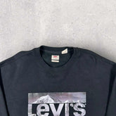 Levi’s Graphic Sweatshirt- L